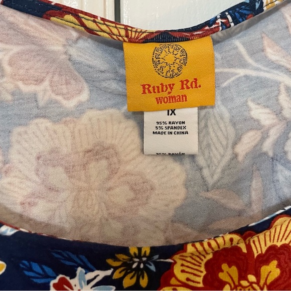 Brand new never worn blouse - Picture 2 of 2